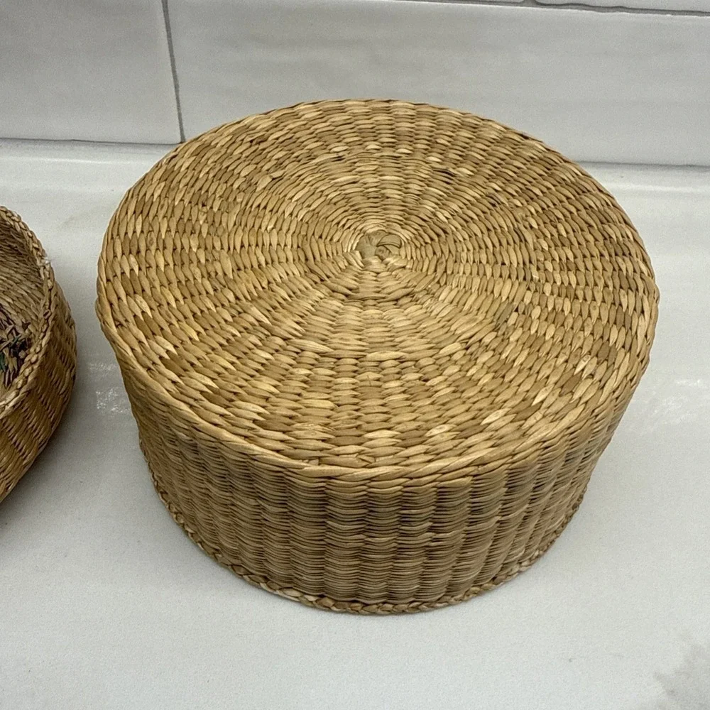 Vintage Woven Sweetgrass Basket w/Lid 5.5
